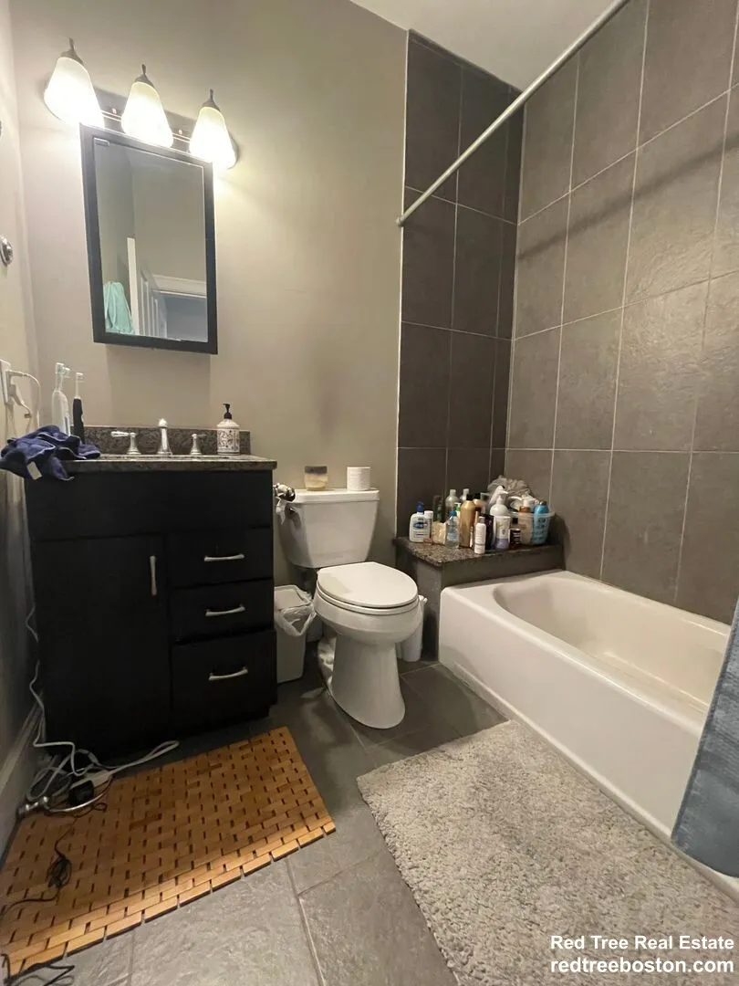 3 bed, 1 bath apartment for rent at 497 Commonwealth Ave Unit 4, Fenway — photo 6 of 8