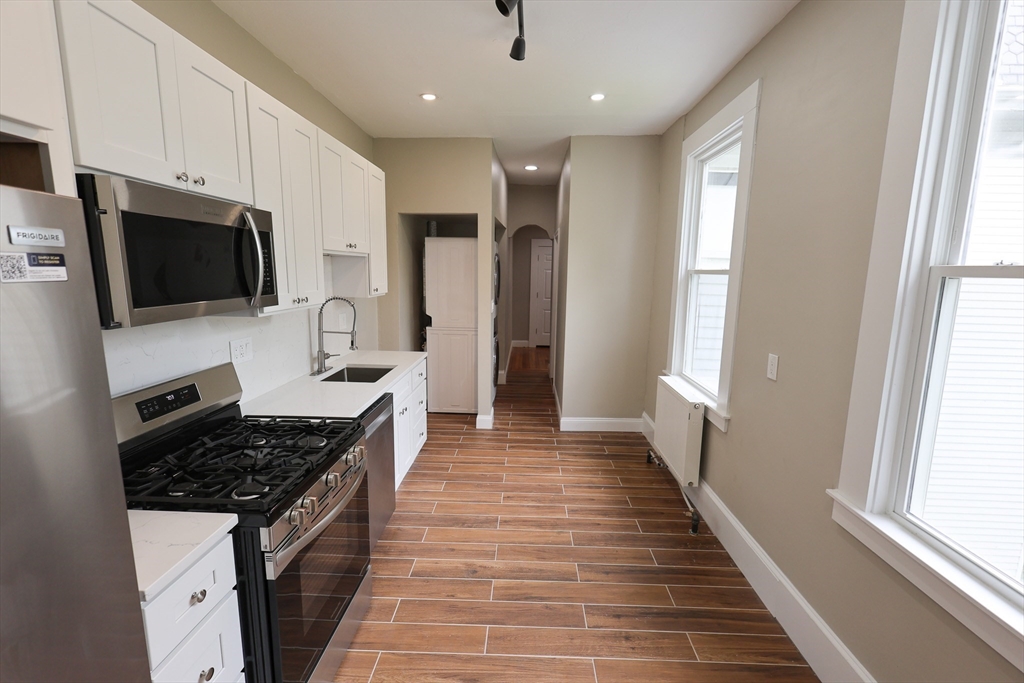 1 bed, 1 bath apartment for rent at 497 Warren St Unit 2, Dorchester — photo 3 of 16