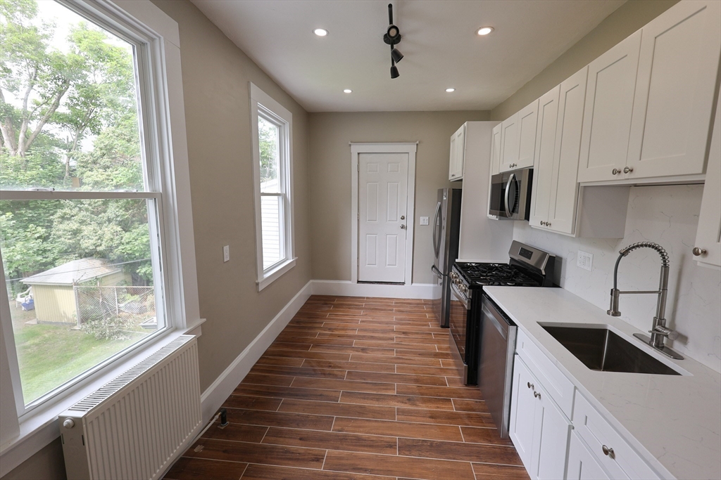 1 bed, 1 bath apartment for rent at 497 Warren St Unit 2, Dorchester — photo 4 of 16
