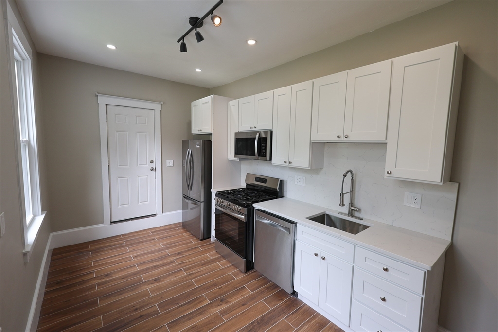 1 bed, 1 bath apartment for rent at 497 Warren St Unit 2, Dorchester