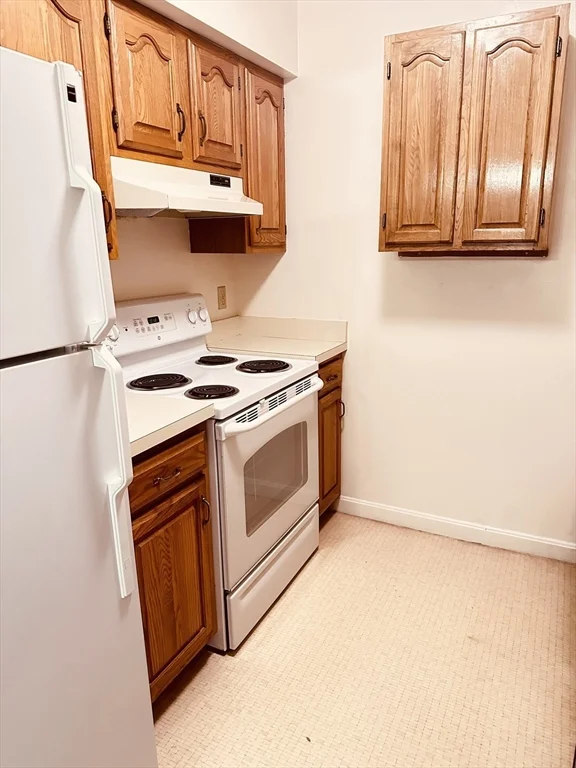 1 bed, 1 bath apartment for rent at 4975 Washington St Unit 301, West Roxbury — photo 2 of 8
