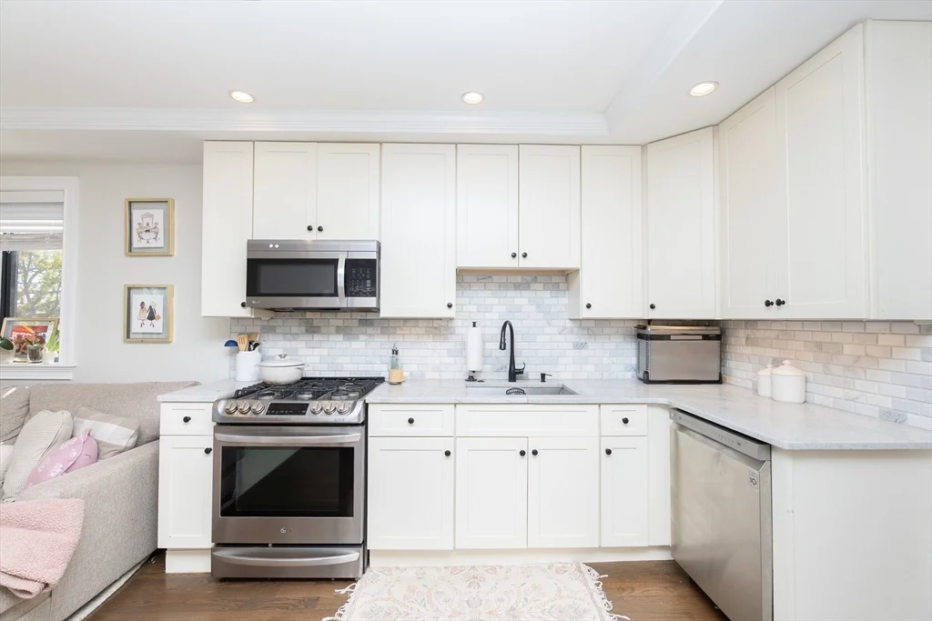 2 bed, 2 bath apartment for rent at 498 Sumner St Unit PH, East Boston — photo 5 of 30