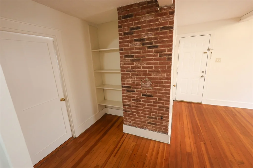 2 bed, 1 bath apartment for rent at 498 Whipple St Unit 3-S, Fall River — photo 5 of 18