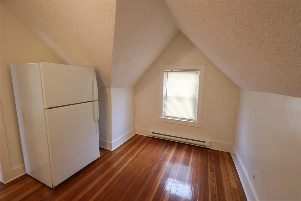 2 bed, 1 bath apartment for rent at 498 Whipple St Unit 3-S, Fall River — photo 3 of 18