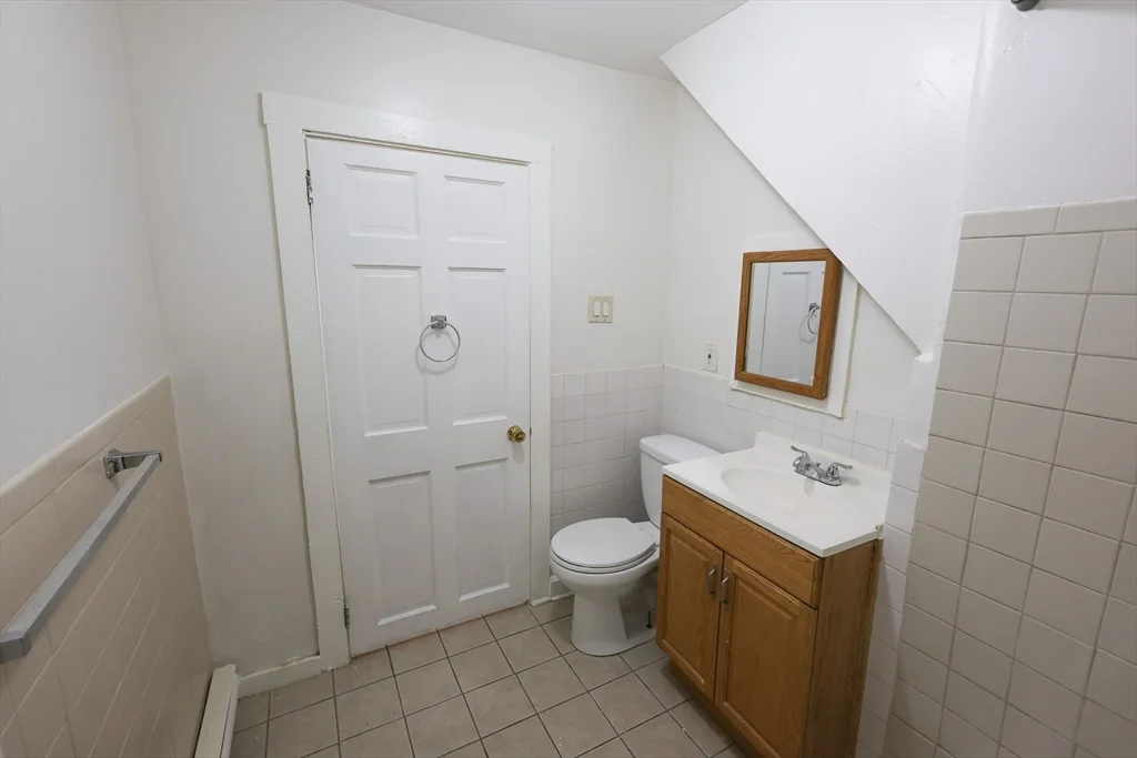 2 bed, 1 bath apartment for rent at 498 Whipple St Unit 3-S, Fall River — photo 10 of 18