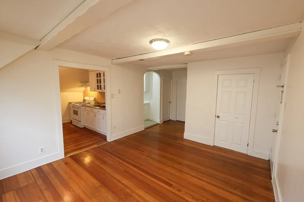 2 bed, 1 bath apartment for rent at 498 Whipple St Unit 3-S, Fall River — photo 7 of 18