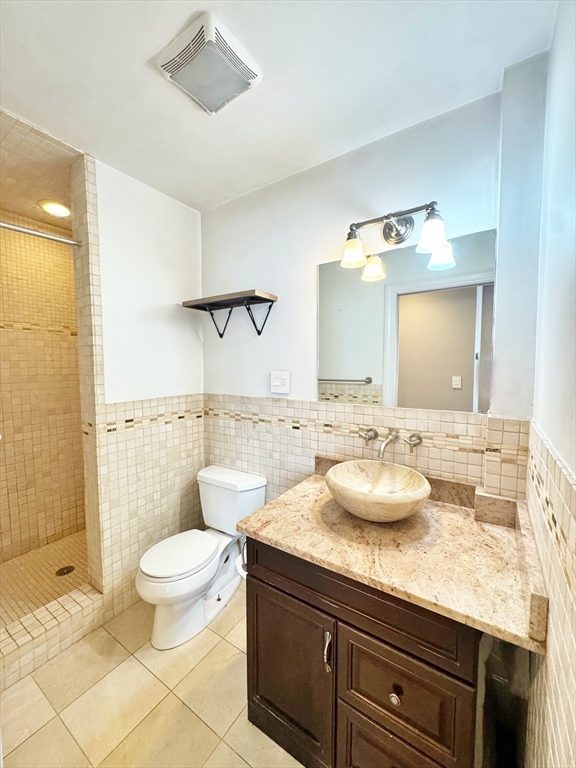 2 bed, 2 bath apartment for rent at 499 Sumner St Unit 1, East Boston — photo 17 of 20