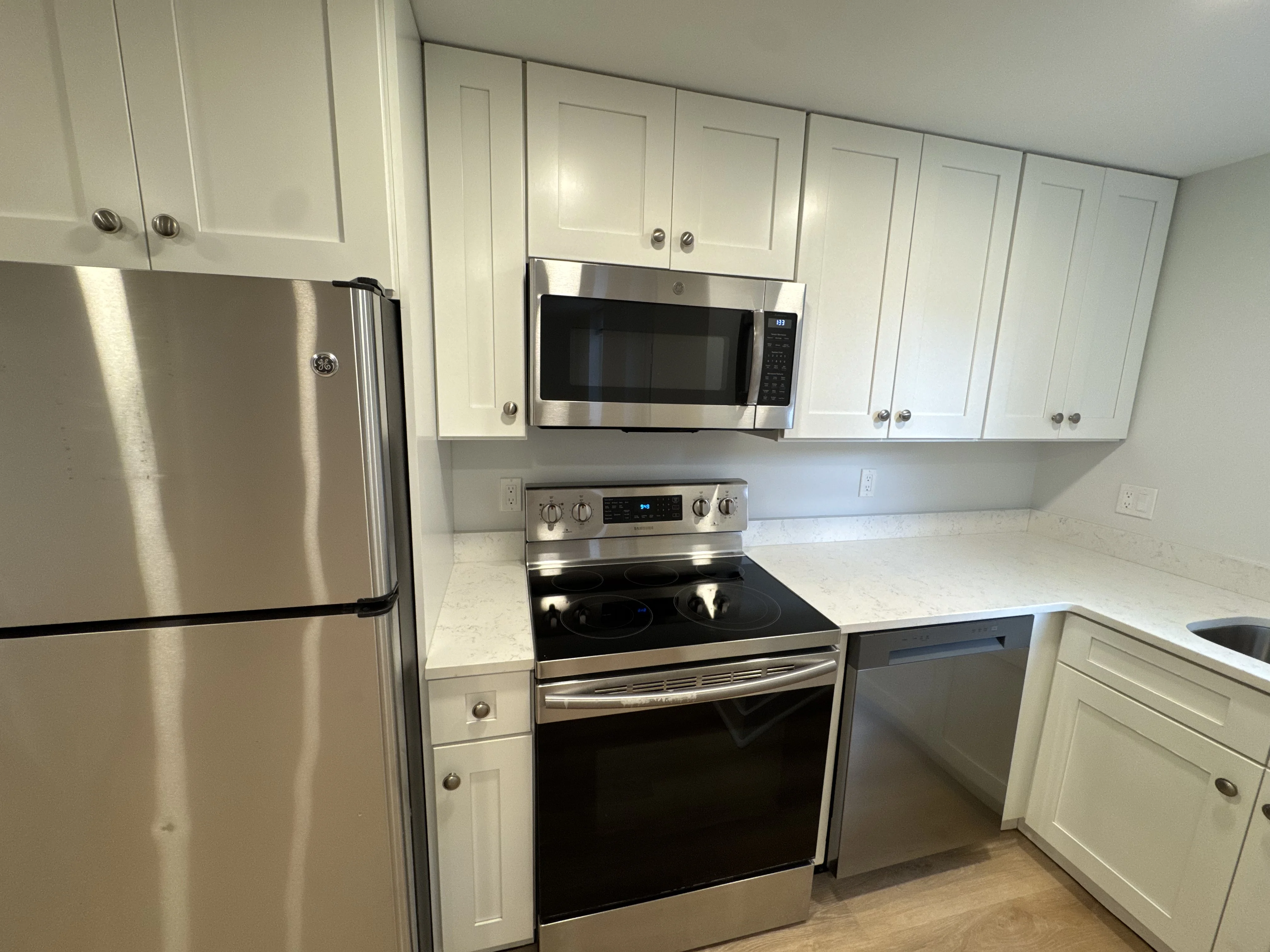 Studio bed, 1 bath apartment for rent at 499 Beacon Unit 1, Back Bay — photo 1 of 9