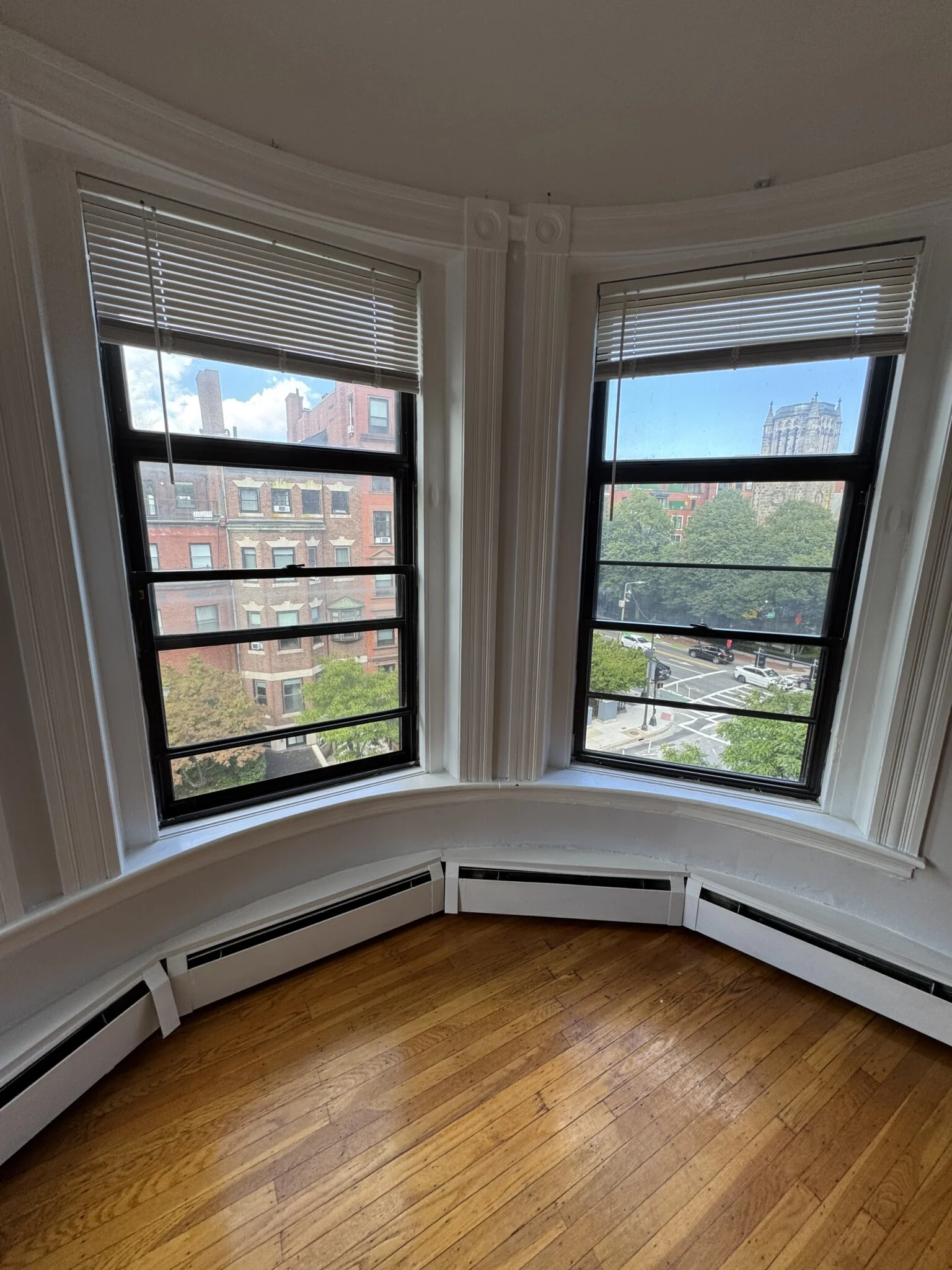 1 bed, 1 bath apartment for rent at 499 Beacon Unit 8, Fenway — photo 2 of 10