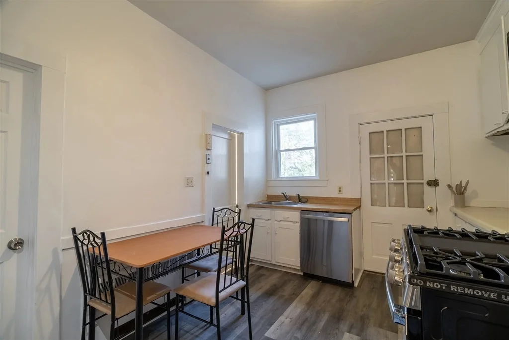 2 bed, 1 bath apartment for rent at 4A Sherman St Unit 1, Neighborhood Nine — photo 2 of 11
