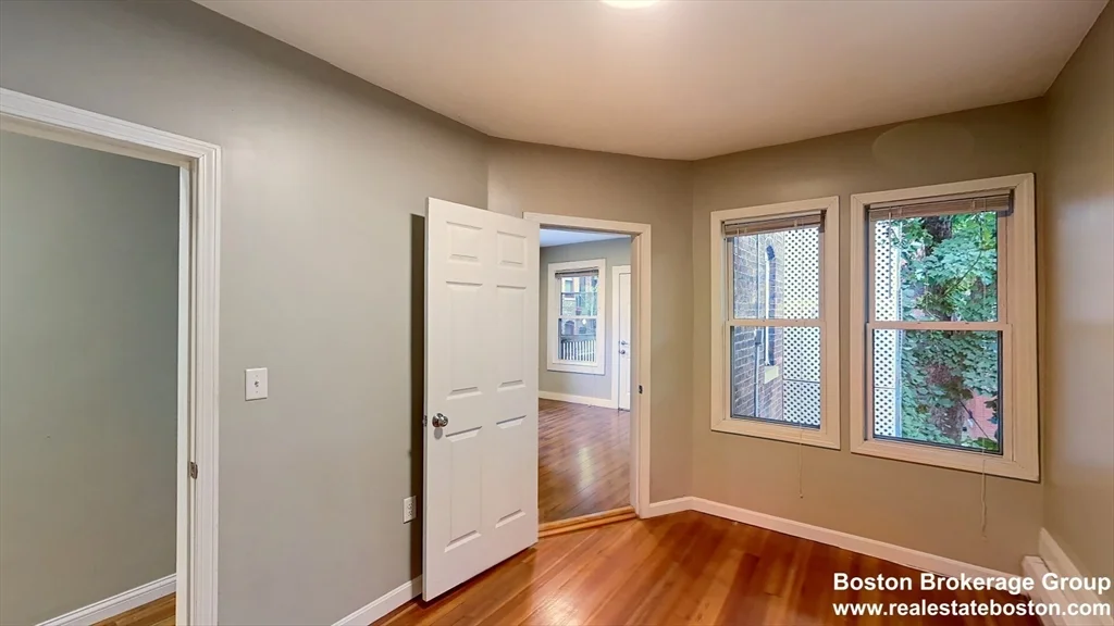 3 bed, 1 bath apartment for rent at 4A Weld Ave Unit 2, Roxbury — photo 2 of 8