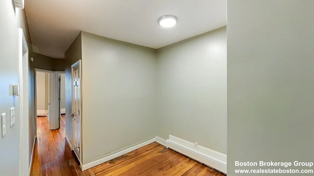 3 bed, 1 bath apartment for rent at 4A Weld Ave Unit 2, Roxbury — photo 4 of 8