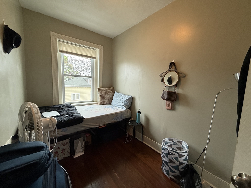 3 bed, 1 bath apartment for rent at 4A Weld Ave Unit 3, Roxbury — photo 5 of 8