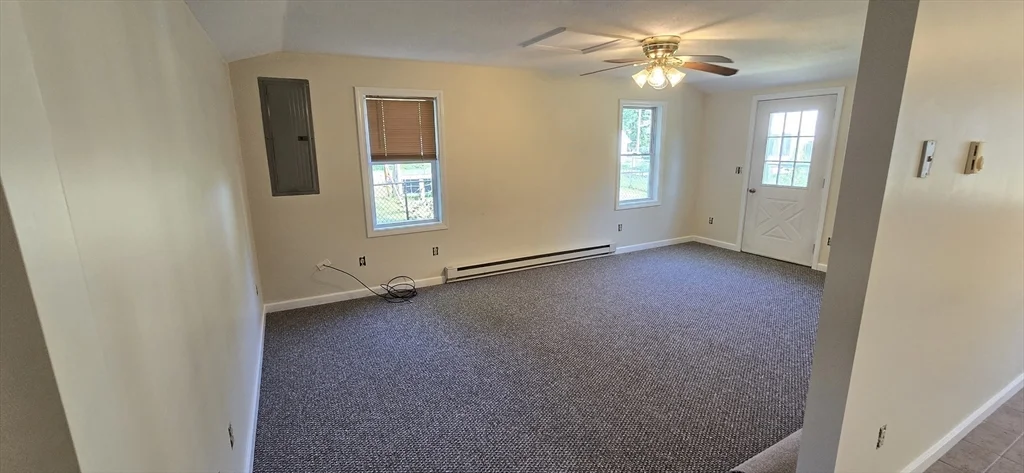 1 bed, 1 bath apartment for rent at 4R Camp Jahn Rd Unit 1, Southampton — photo 5 of 15