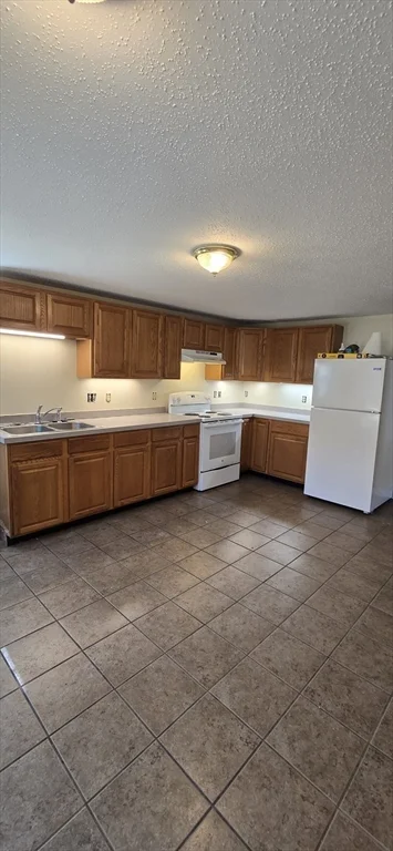 1 bed, 1 bath apartment for rent at 4R Camp Jahn Rd Unit 1, Southampton — photo 4 of 15