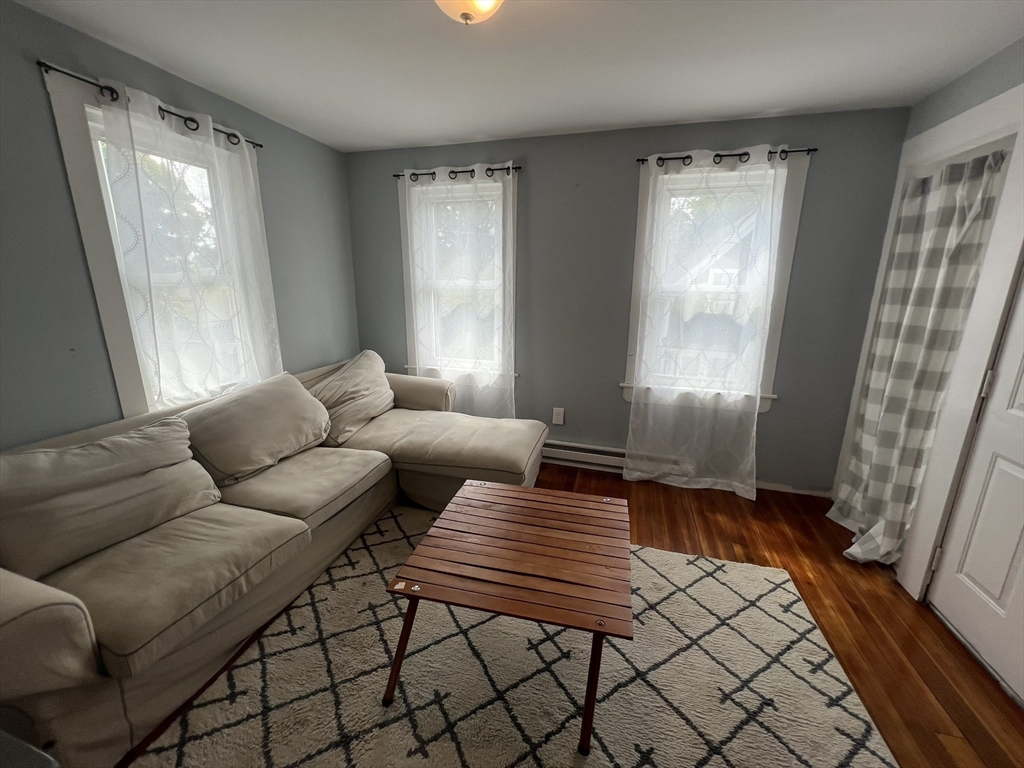 2 bed, 1 bath apartment for rent at 5 1/2 Savery Ln Unit 2, North Plymouth — photo 4 of 9