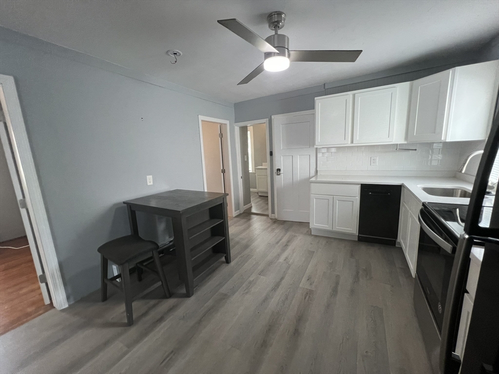 2 bed, 1 bath apartment for rent at 5 1/2 Savery Ln Unit 2, North Plymouth — photo 5 of 9