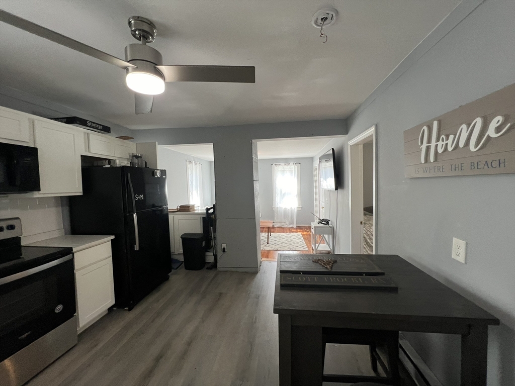 2 bed, 1 bath apartment for rent at 5 1/2 Savery Ln Unit 2, North Plymouth — photo 2 of 9