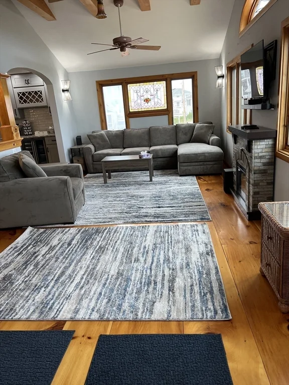 4 bed, 2 bath apartment for rent at 5 39th St Unit WINTER, Plum Island — photo 22 of 35