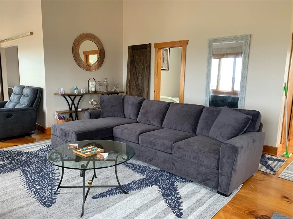 4 bed, 2 bath apartment for rent at 5 39th St Unit WINTER, Plum Island — photo 26 of 35