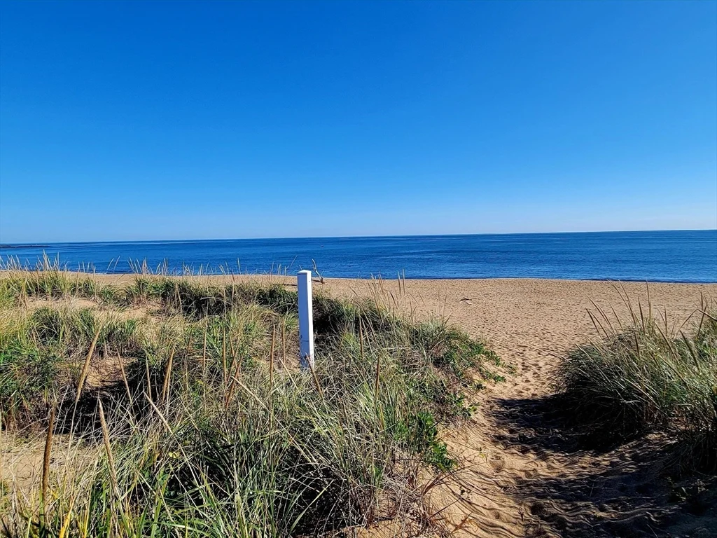 4 bed, 2 bath apartment for rent at 5 39th St Unit WINTER, Plum Island — photo 34 of 35