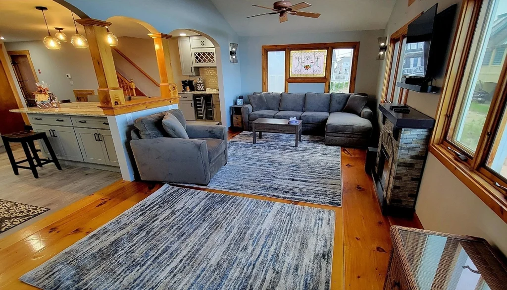 4 bed, 2 bath apartment for rent at 5 39th St Unit WINTER, Plum Island — photo 20 of 35