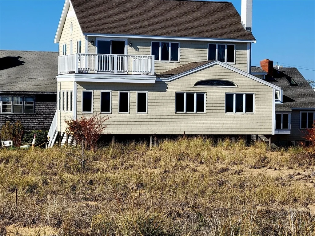4 bed, 2 bath apartment for rent at 5 39th St Unit WINTER, Plum Island