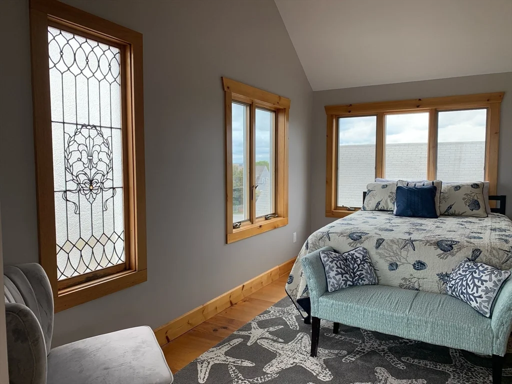 4 bed, 2 bath apartment for rent at 5 39th St Unit WINTER, Plum Island — photo 28 of 35