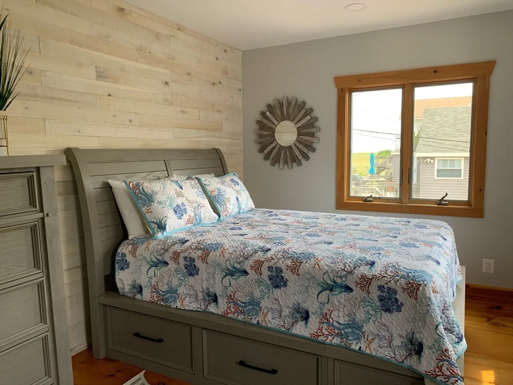 4 bed, 2 bath apartment for rent at 5 39th St Unit WINTER, Plum Island — photo 16 of 35