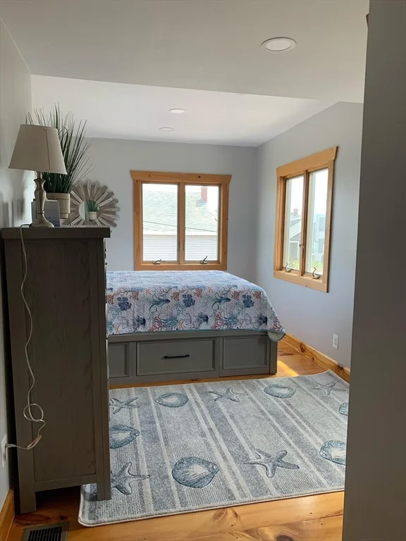 4 bed, 2 bath apartment for rent at 5 39th St Unit WINTER, Plum Island — photo 15 of 35