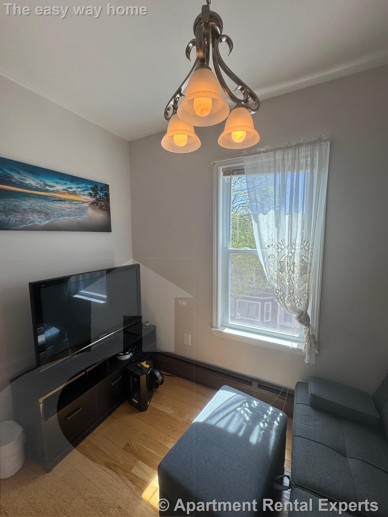 3 bed, 1 bath apartment for rent at 5.5 Palermo St Unit 3, Inman Square — photo 3 of 17
