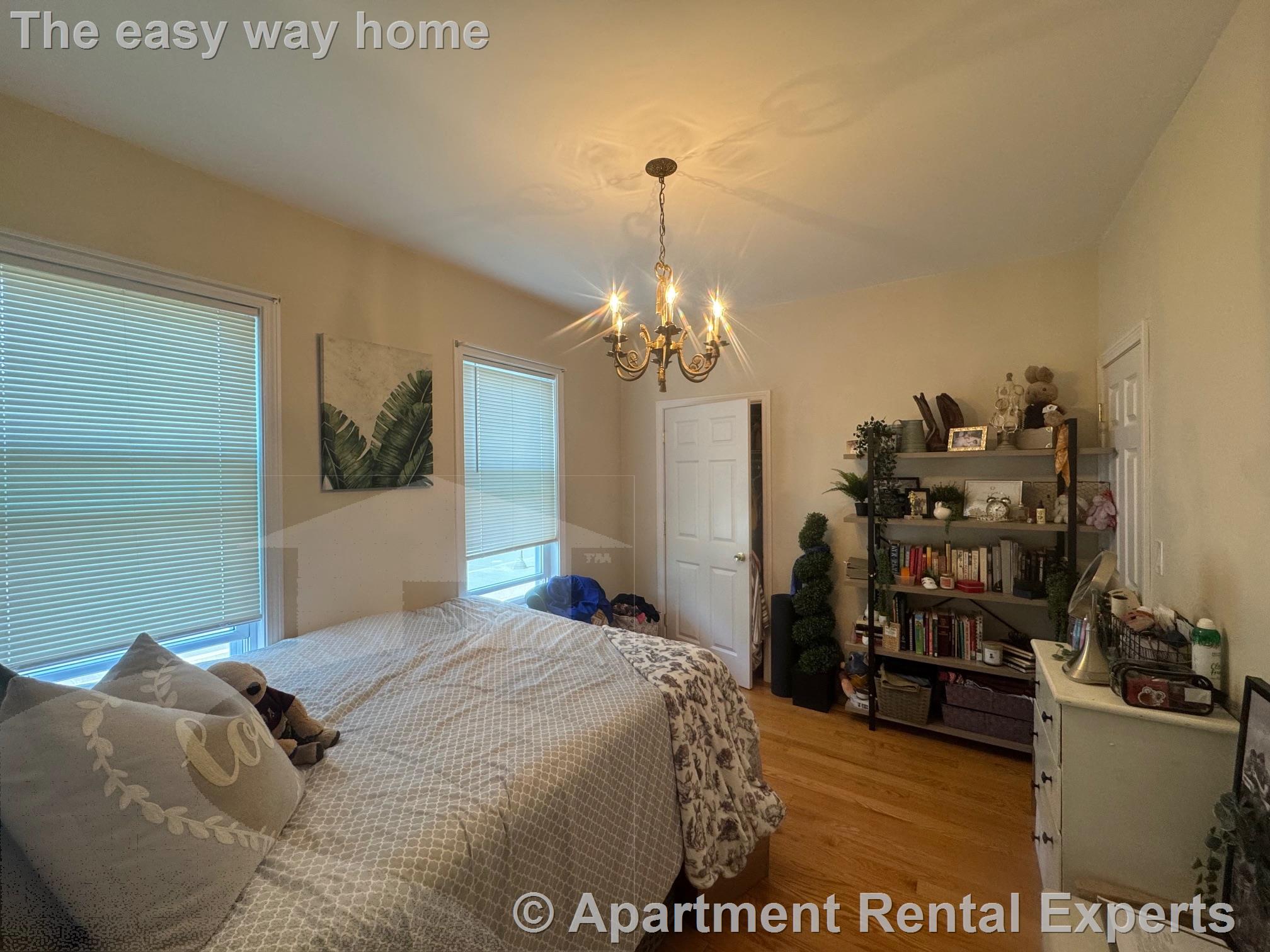3 bed, 1 bath apartment for rent at 5.5 Palermo St Unit 3, Inman Square — photo 9 of 17