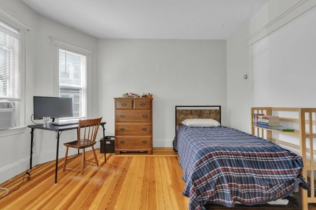 2 bed, 1 bath apartment for rent at 5-6 Hollis Park Unit 5, North Cambridge — photo 6 of 10