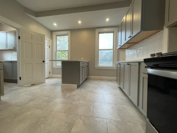 4 bed, 2 bath apartment for rent at 5-7 Argus Pl Unit 5, Brighton — photo 2 of 18