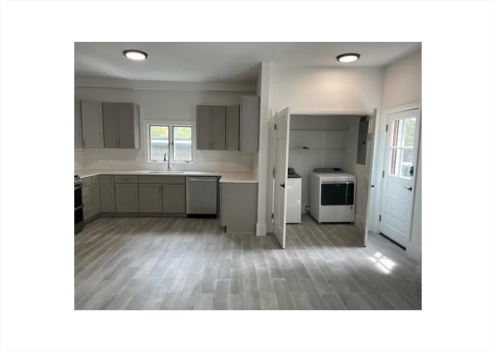 3 bed, 1 bath apartment for rent at 5-7 Argus Pl Unit 7, Brighton — photo 2 of 12