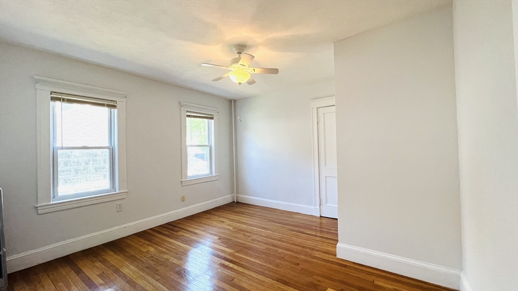 4 bed, 2 bath apartment for rent at 5-7 Hawthorne Park Unit 1, West Cambridge — photo 4 of 10