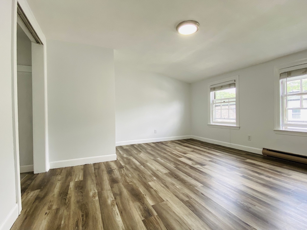 3 bed, 1 bath apartment for rent at 5-7 Hawthorne Park Unit 3, West Cambridge — photo 3 of 10