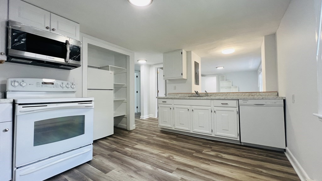 3 bed, 1 bath apartment for rent at 5-7 Hawthorne Park Unit 3, West Cambridge