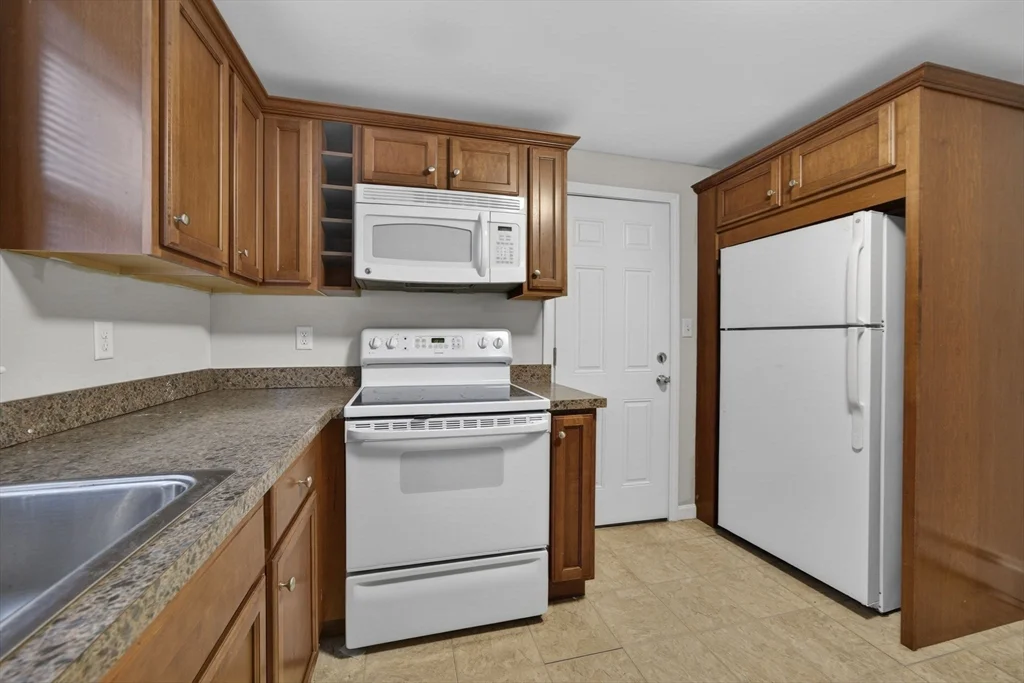 2 bed, 1 bath apartment for rent at 5-7 Linwood Ave Unit 5, Wyoming — photo 10 of 22
