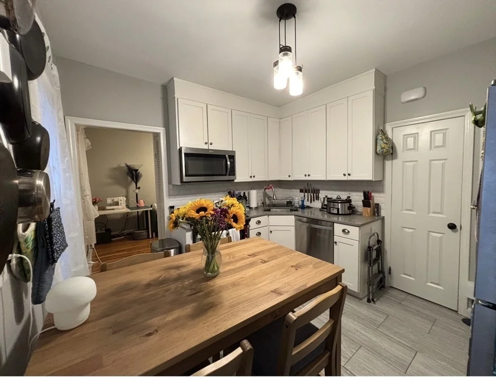 2 bed, 1 bath apartment for rent at 5-7 Marcella St Unit 1, Kendall Square