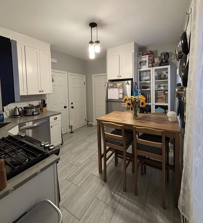 2 bed, 1 bath apartment for rent at 5-7 Marcella St Unit 1, Kendall Square — photo 3 of 20