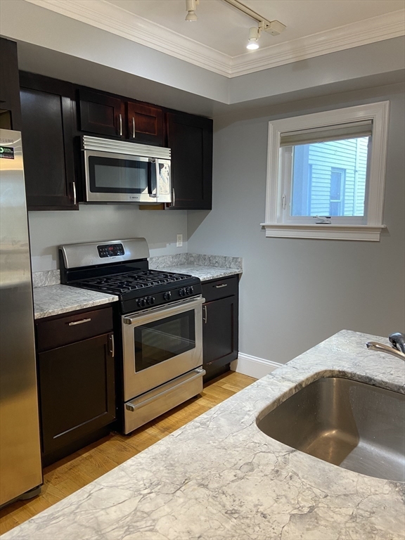 2 bed, 2 bath apartment for rent at 5-7 Plymouth Unit 2, Kendall Square — photo 3 of 11