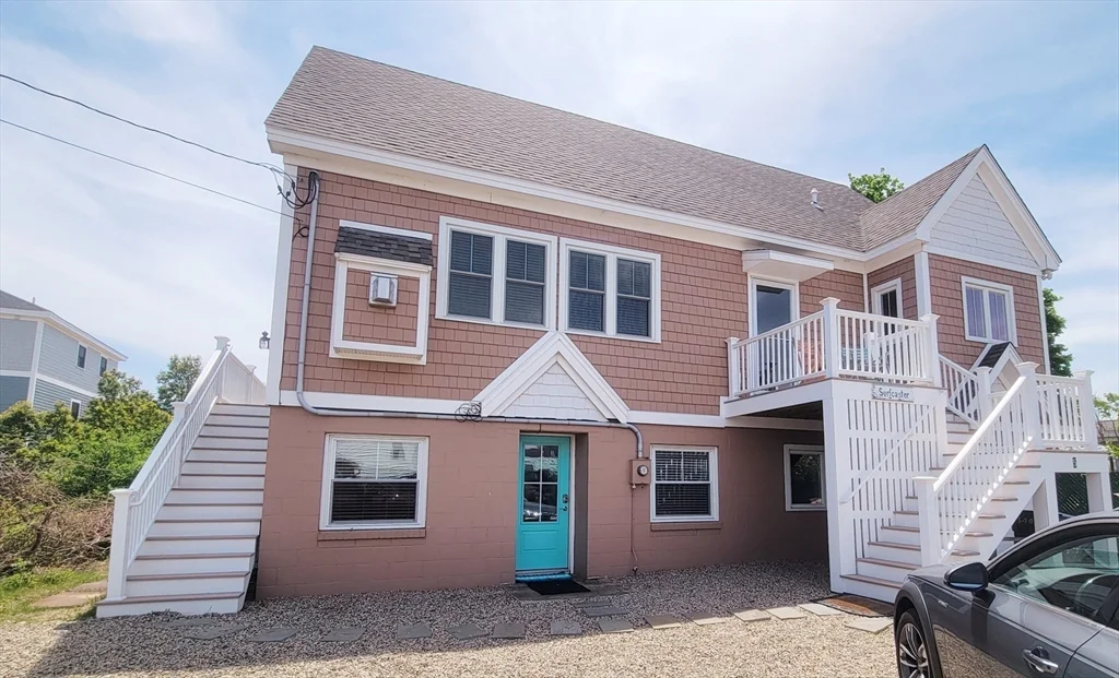 2 bed, 1 bath apartment for rent at 5 70th St Unit lower, Plum Island