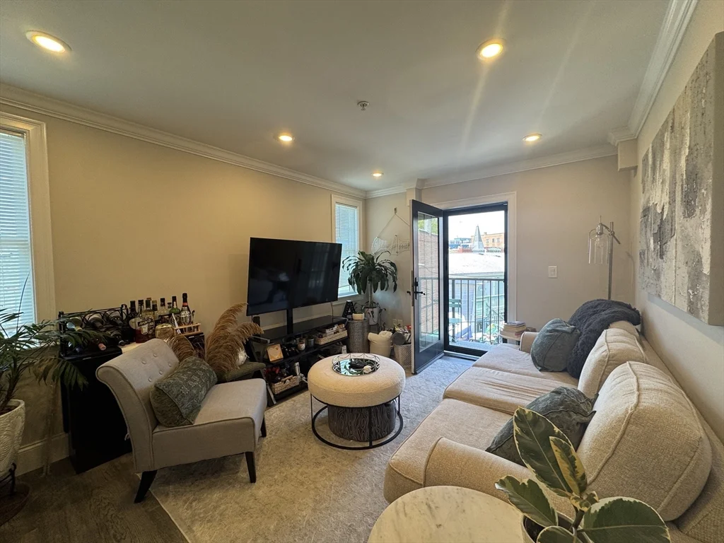 2 bed, 1 bath apartment for rent at 5-9R Trenton Unit 6, East Boston — photo 9 of 20