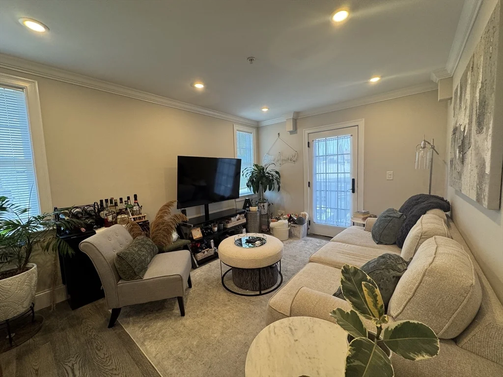 2 bed, 1 bath apartment for rent at 5-9R Trenton Unit 6, East Boston — photo 2 of 20