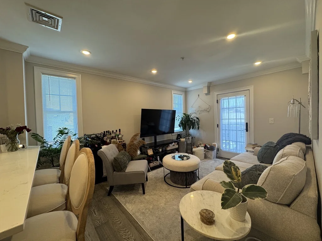 2 bed, 1 bath apartment for rent at 5-9R Trenton Unit 6, East Boston — photo 5 of 20