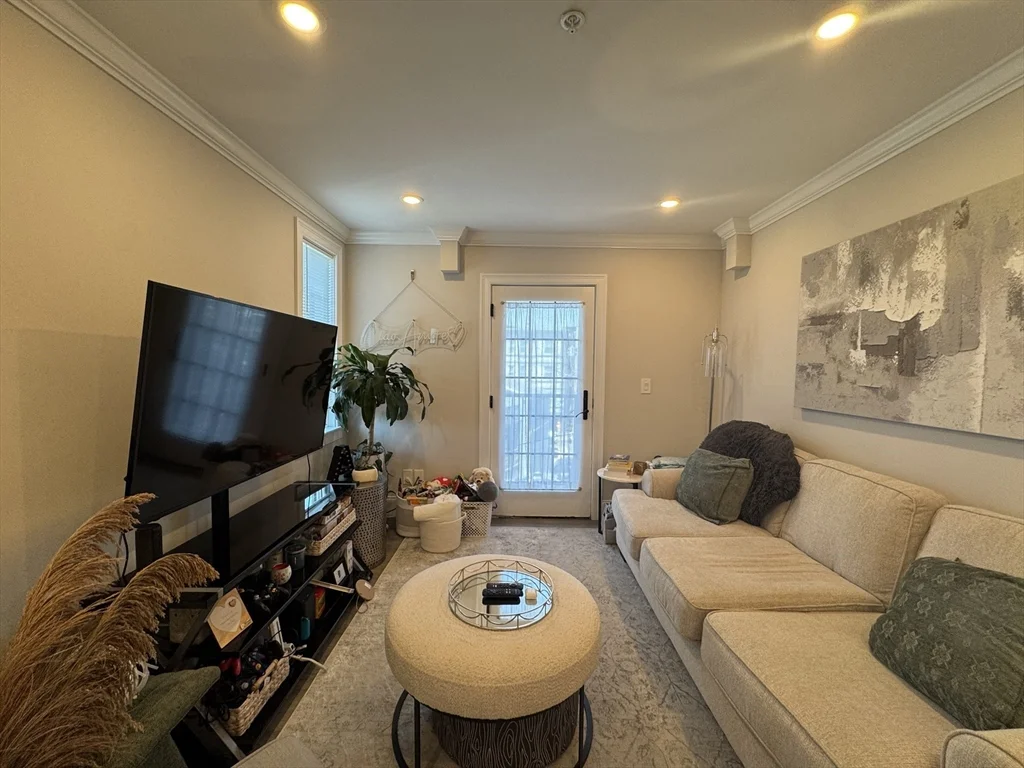 2 bed, 1 bath apartment for rent at 5-9R Trenton Unit 6, East Boston — photo 15 of 20