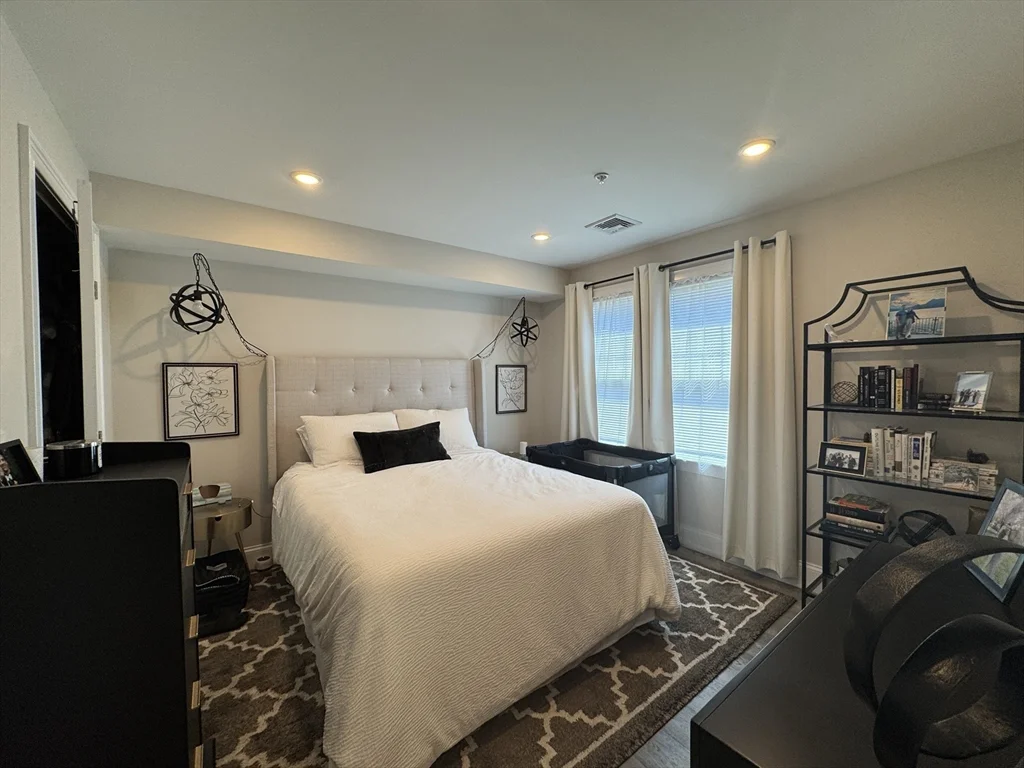 2 bed, 1 bath apartment for rent at 5-9R Trenton Unit 6, East Boston — photo 11 of 20