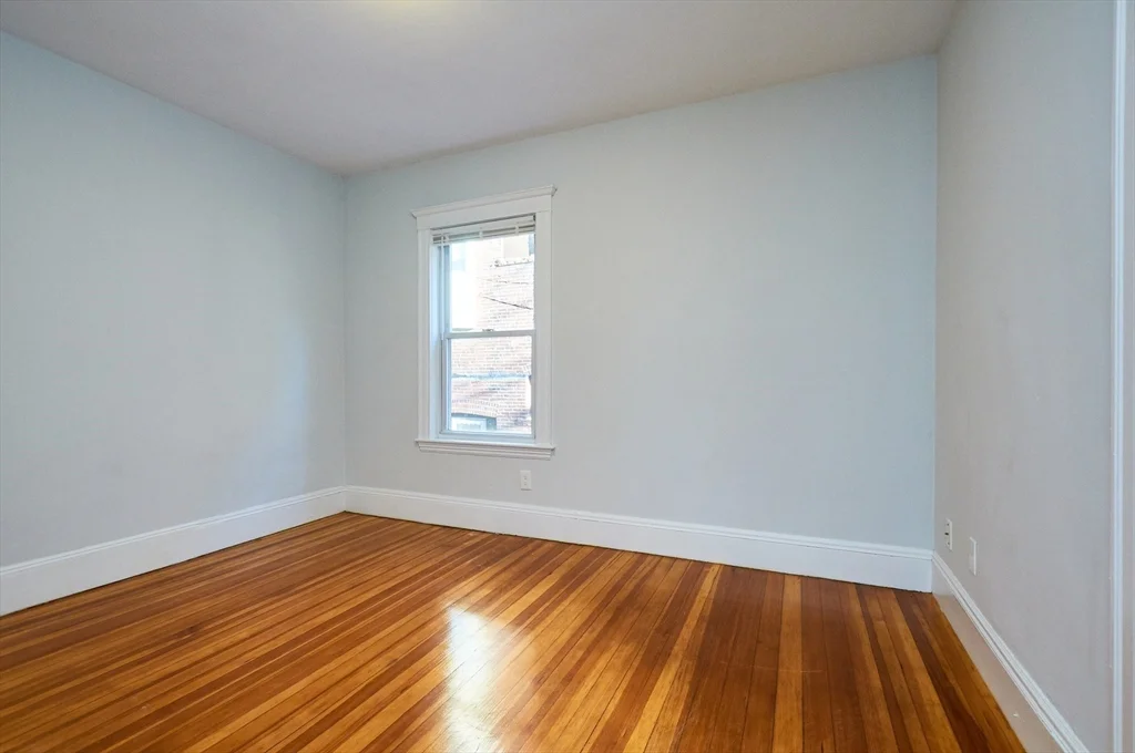 4 bed, 1 bath apartment for rent at 5 Albion St Unit 1, Central Hill — photo 6 of 17