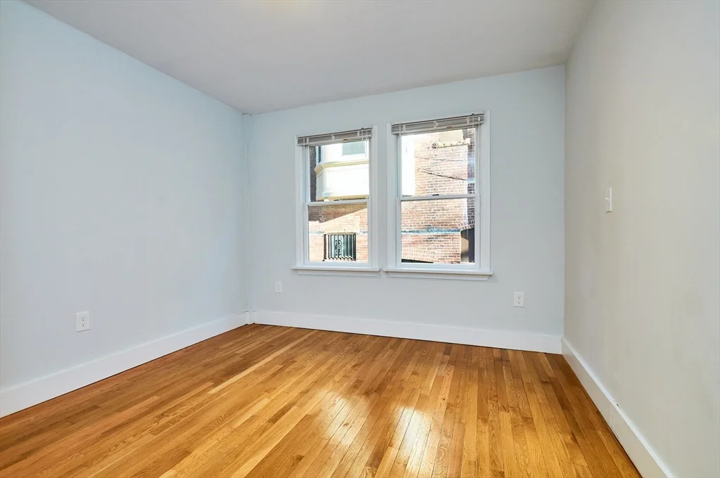 4 bed, 1 bath apartment for rent at 5 Albion St Unit 1, Central Hill — photo 8 of 17